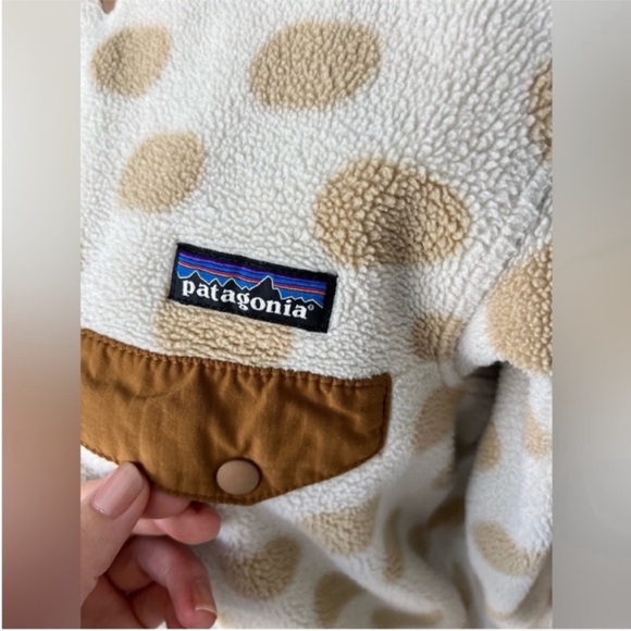 Patagonia Polka Dot Snap T Synchilla Fleece Pullover
Cream, Beige and Brown - Picture 10 of 10